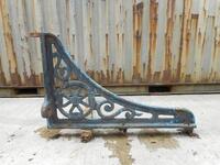 Cast Iron Ornate Decorative Gallows Bracket Pair - Used
